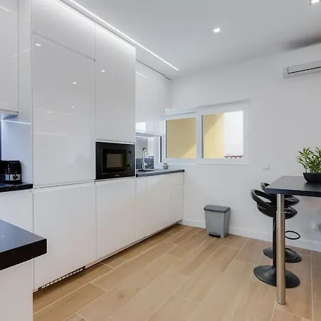The Noble - Luxury Stylish With Sea View Apartment Portimao