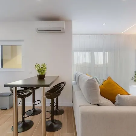 The Noble - Luxury Stylish With Sea View Apartment